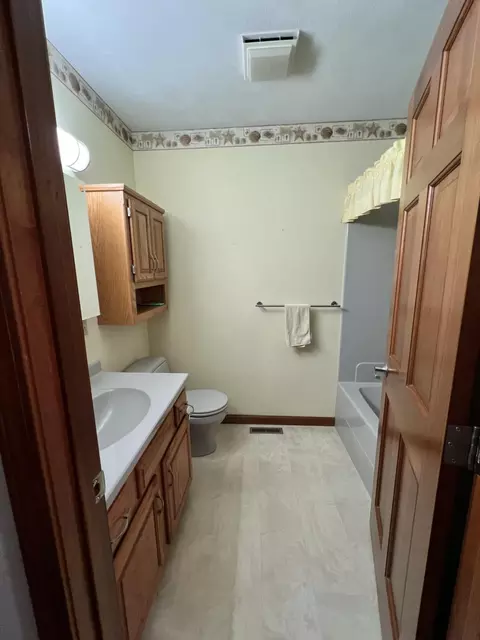 Bath - 1432 James Dr, Celina, OH 45822 photo 2 of 2