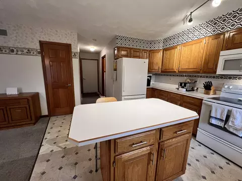 Kitchen - 1432 James Dr, Celina, OH 45822 photo 4 of 4