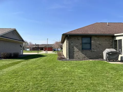 Exterior - 1432 James Dr, Celina, OH 45822 photo 3 of 14
