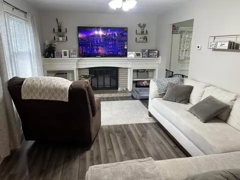 Living - 713 Willow St, Celina, OH 45822 photo 2 of 6