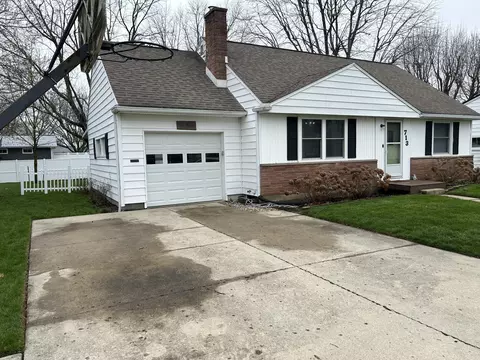 Exterior - 713 Willow St, Celina, OH 45822 photo 5 of 15