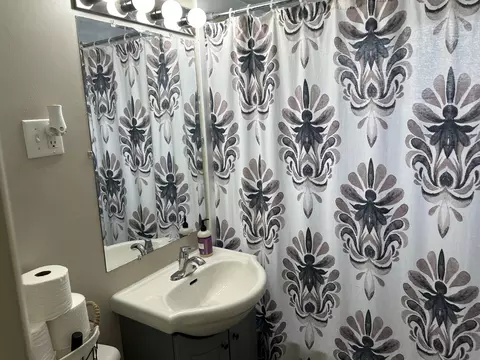 Bath - 713 Willow St, Celina, OH 45822 photo 1 of 1