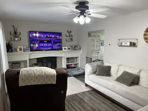 Living - 713 Willow St, Celina, OH 45822 photo 4 of 6