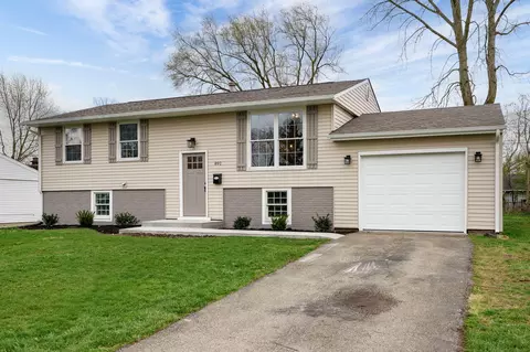 891 Narcissus Dr, New Carlisle, OH 45344