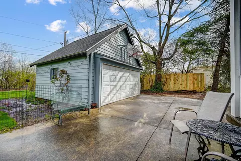 Exterior - 272 N Broadmoor Blvd, Springfield, OH 45504 photo 10 of 17