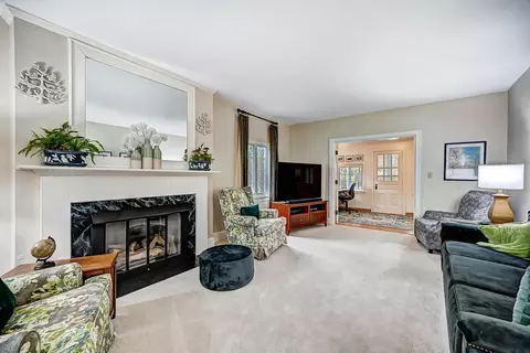 Living - 272 N Broadmoor Blvd, Springfield, OH 45504 photo 4 of 4