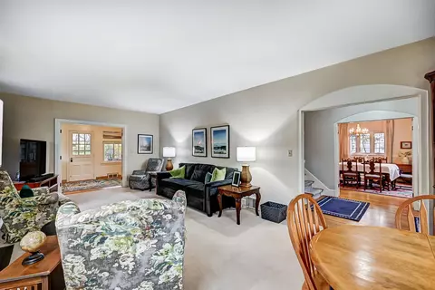 Living - 272 N Broadmoor Blvd, Springfield, OH 45504 photo 3 of 4