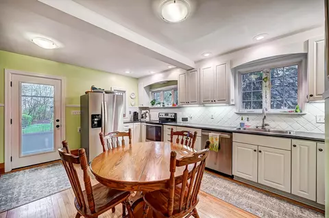 Kitchen - 272 N Broadmoor Blvd, Springfield, OH 45504 photo 1 of 4