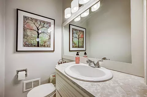 Bath - 272 N Broadmoor Blvd, Springfield, OH 45504 photo 3 of 9