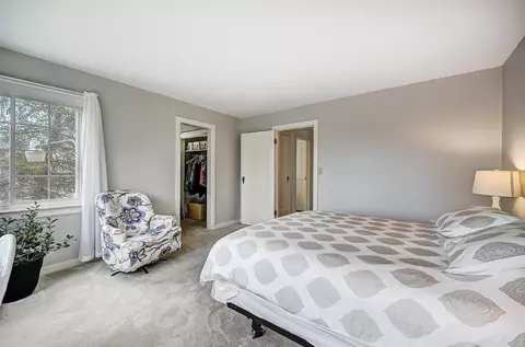 Bedroom - 272 N Broadmoor Blvd, Springfield, OH 45504 photo 3 of 10