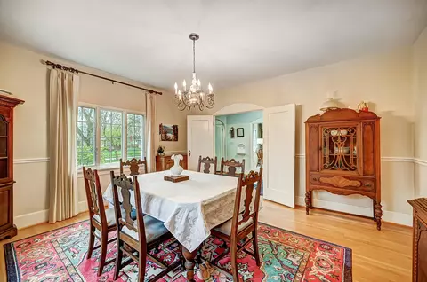 Dining - 272 N Broadmoor Blvd, Springfield, OH 45504 photo 2 of 4
