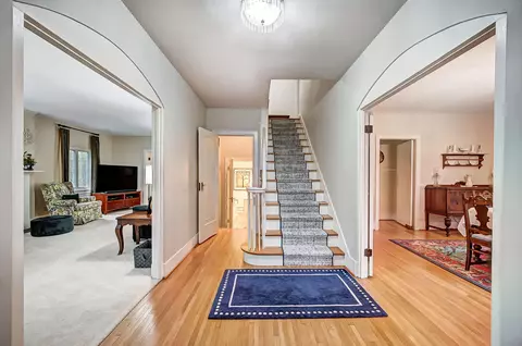 Entry Way - 272 N Broadmoor Blvd, Springfield, OH 45504 photo 2 of 5