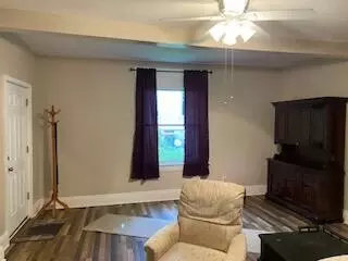 Living - 812 East St, Springfield, OH 45505 photo 2 of 4