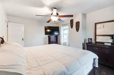 Bedroom - 450 E Cassilly St, Springfield, OH 45503 photo 2 of 9