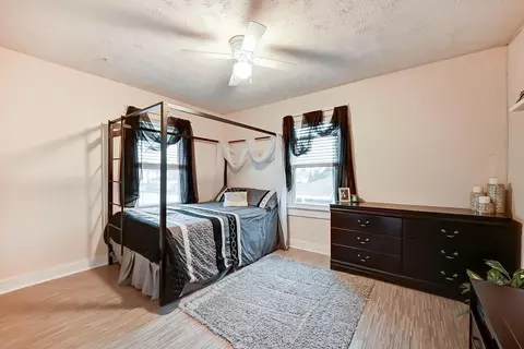 Bedroom - 450 E Cassilly St, Springfield, OH 45503 photo 8 of 9