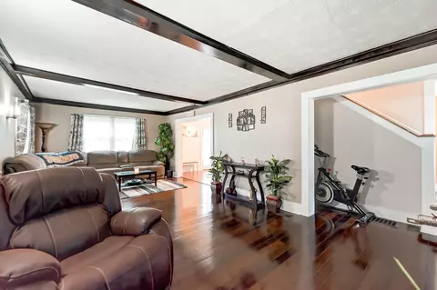Living - 450 E Cassilly St, Springfield, OH 45503 photo 6 of 6