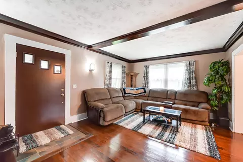Living - 450 E Cassilly St, Springfield, OH 45503 photo 1 of 6