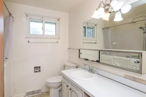 Bath - 4256 Tritle Trl, Springfield, OH 45503 photo 1 of 5