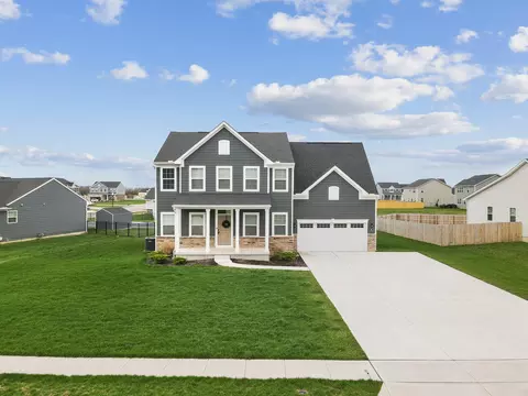 192 E Chapel Dr, Troy, OH 45373