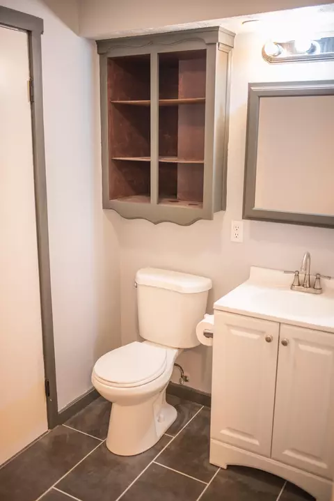 Bath - 429 S Clairmont Ave, Springfield, OH 45505 photo 7 of 8