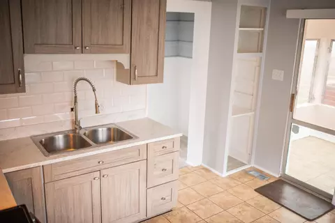 Kitchen - 429 S Clairmont Ave, Springfield, OH 45505 photo 4 of 6