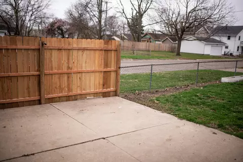 Exterior - 429 S Clairmont Ave, Springfield, OH 45505 photo 12 of 16