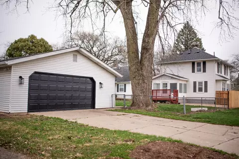 Exterior - 429 S Clairmont Ave, Springfield, OH 45505 photo 2 of 16