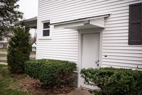 Exterior - 429 S Clairmont Ave, Springfield, OH 45505 photo 9 of 16