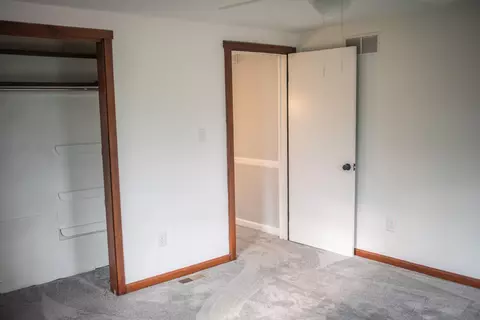Bedroom - 429 S Clairmont Ave, Springfield, OH 45505 photo 2 of 2
