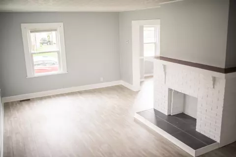 Living - 429 S Clairmont Ave, Springfield, OH 45505 photo 1 of 2