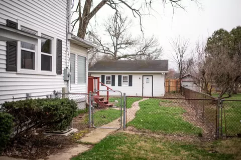 Exterior - 429 S Clairmont Ave, Springfield, OH 45505 photo 4 of 16
