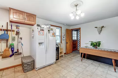 Kitchen - 1620 Northgate Rd, Springfield, OH 45504 photo 5 of 5