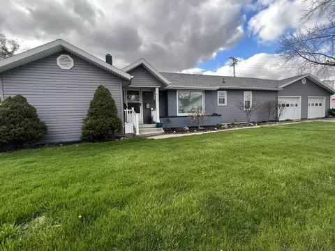915 N Spruce St, Saint Marys, OH 45885