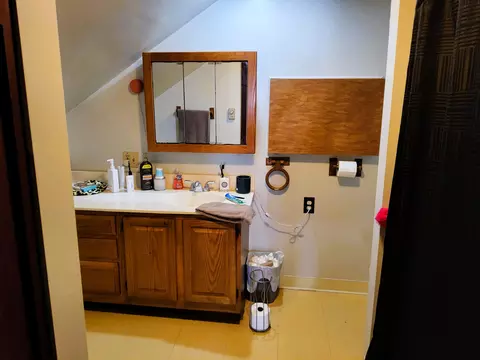 Bath - 109 Pershing St, Celina, OH 45822 photo 1 of 4