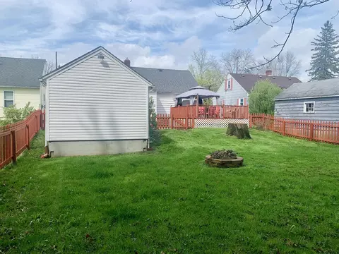 Exterior - 315 Roosevelt Dr, Springfield, OH 45503 photo 5 of 9