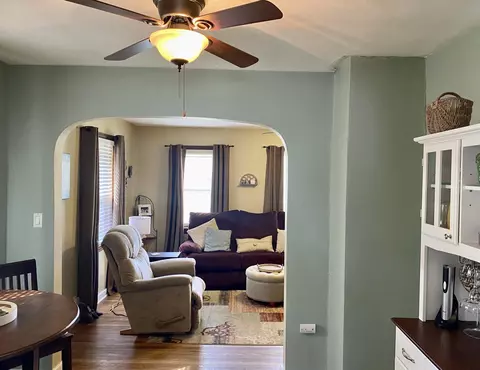 Living - 315 Roosevelt Dr, Springfield, OH 45503 photo 5 of 5