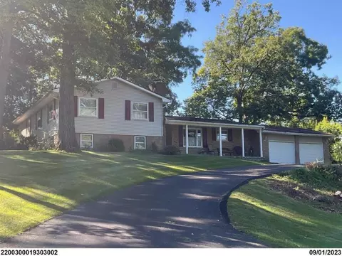 1915 Devon Dr, Springfield, OH 45503