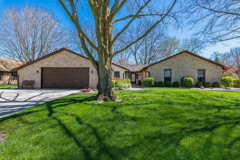 1006 Meadow Lark Dr, Enon, OH 45323