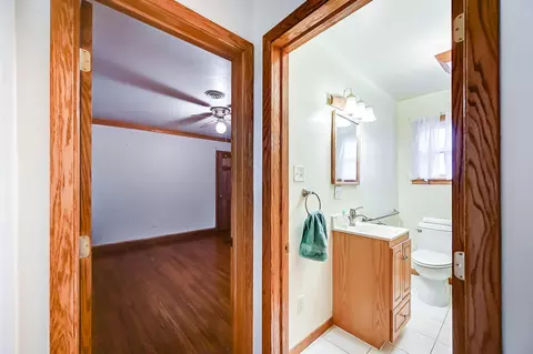 Bath - 1628 Uplands Dr, Springfield, OH 45506 photo 1 of 6