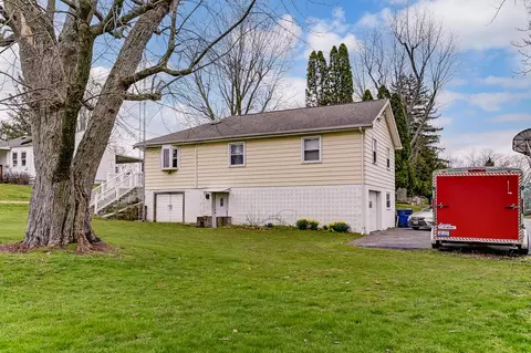 Exterior - 1628 Uplands Dr, Springfield, OH 45506 photo 14 of 19