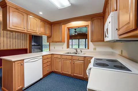 Kitchen - 3406 Kappel Dr, Springfield, OH 45503 photo 2 of 4