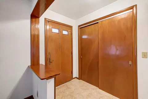 Entry Way - 3406 Kappel Dr, Springfield, OH 45503 photo 1 of 1