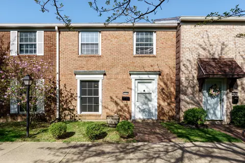 2105 Wellington Ct, Fairborn, OH 45324