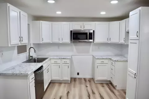 Kitchen - 372 Ludlow Ave, Springfield, OH 45505 photo 3 of 3