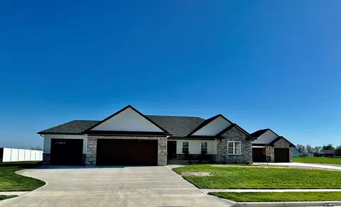 113 Camdyn Trl, Anna, OH 45302