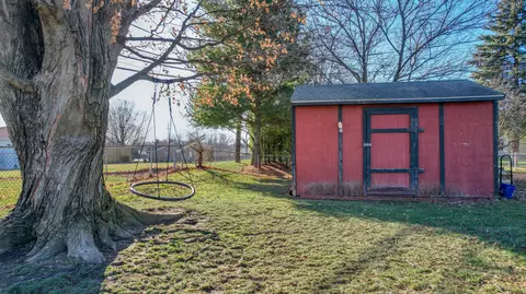 Exterior - 5019 Taywell Dr, Springfield, OH 45503 photo 4 of 10