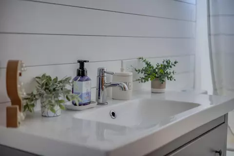 Bath - 5019 Taywell Dr, Springfield, OH 45503 photo 2 of 2