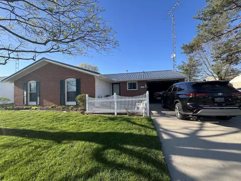 618 Jackson St, Jackson Center, OH 45334