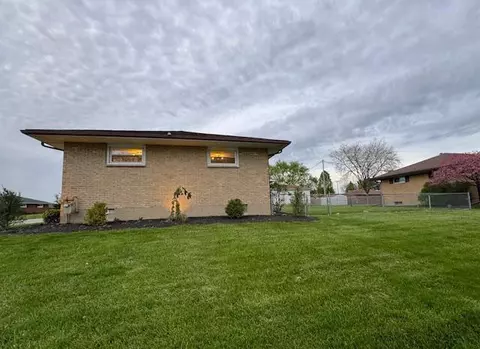 Exterior - 4512 Willowbrook Dr, Springfield, OH 45503 photo 5 of 5
