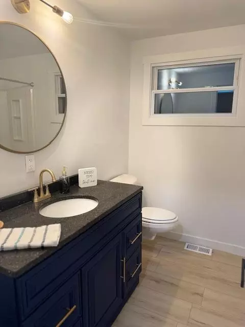 Bath - 4512 Willowbrook Dr, Springfield, OH 45503 photo 3 of 8